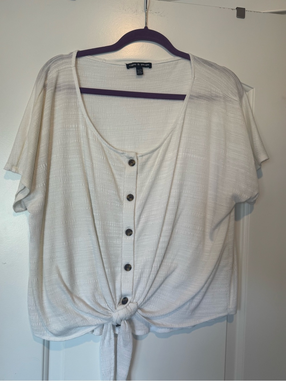 Cable & Gauge White Button-Front Tie Hem Top